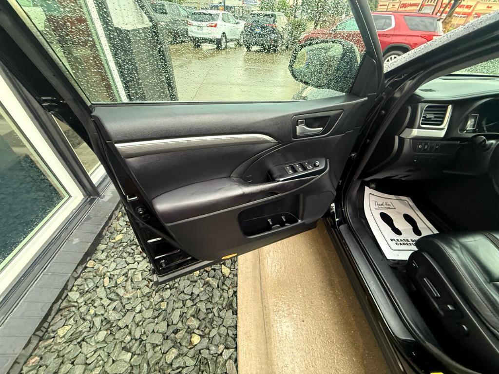 used 2017 Toyota Highlander car, priced at $22,900