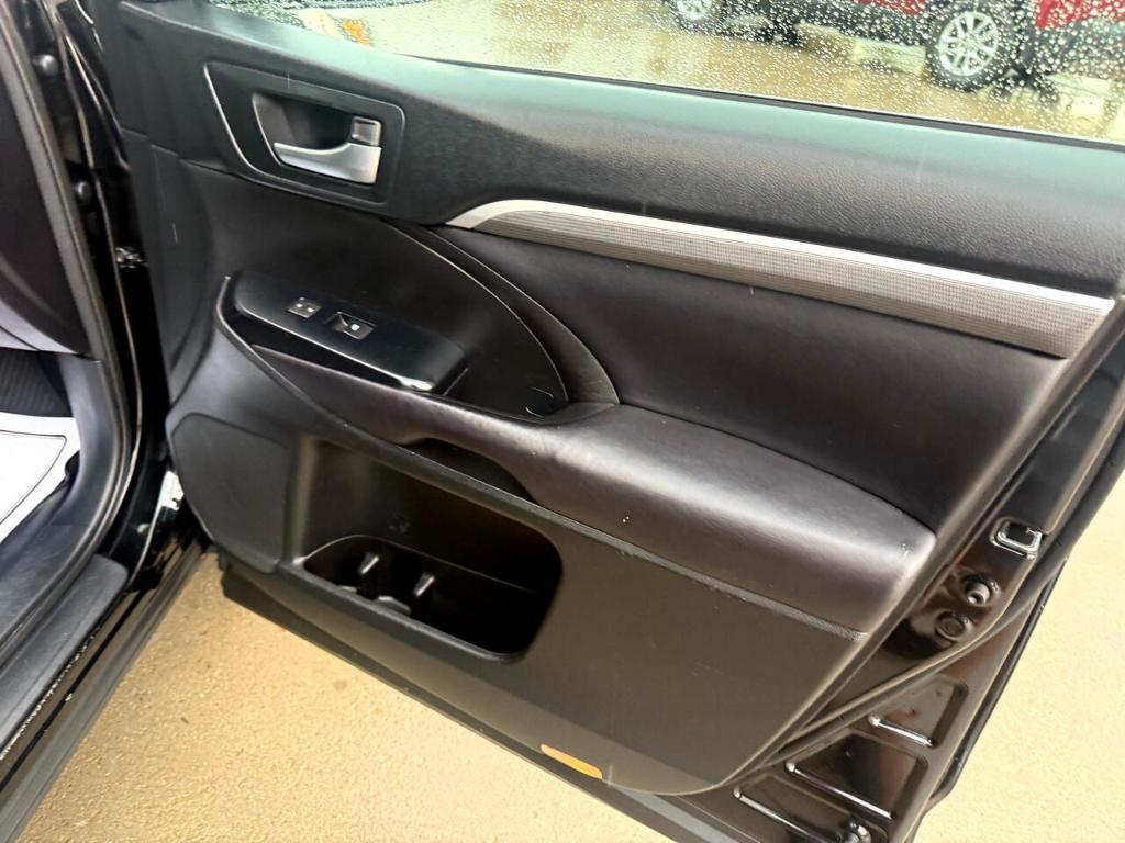 used 2017 Toyota Highlander car, priced at $22,900