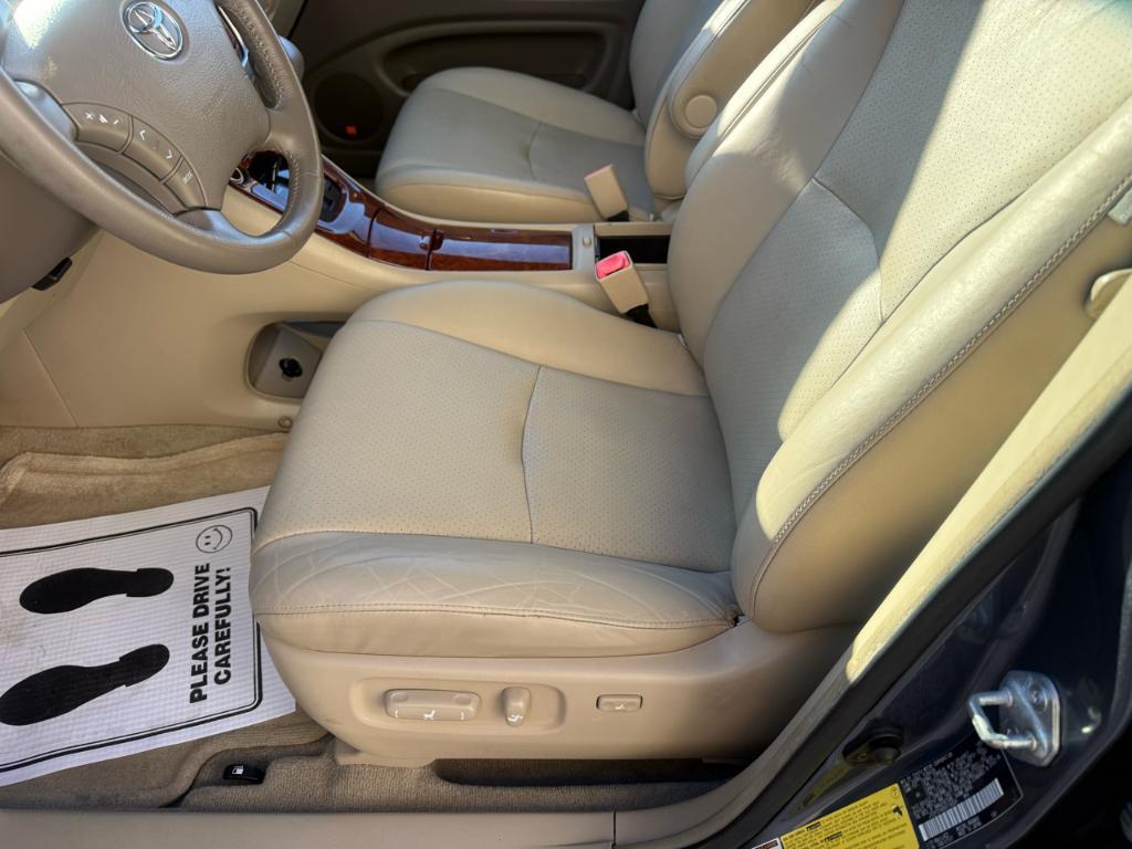 used 2005 Toyota Highlander car, priced at $6,900