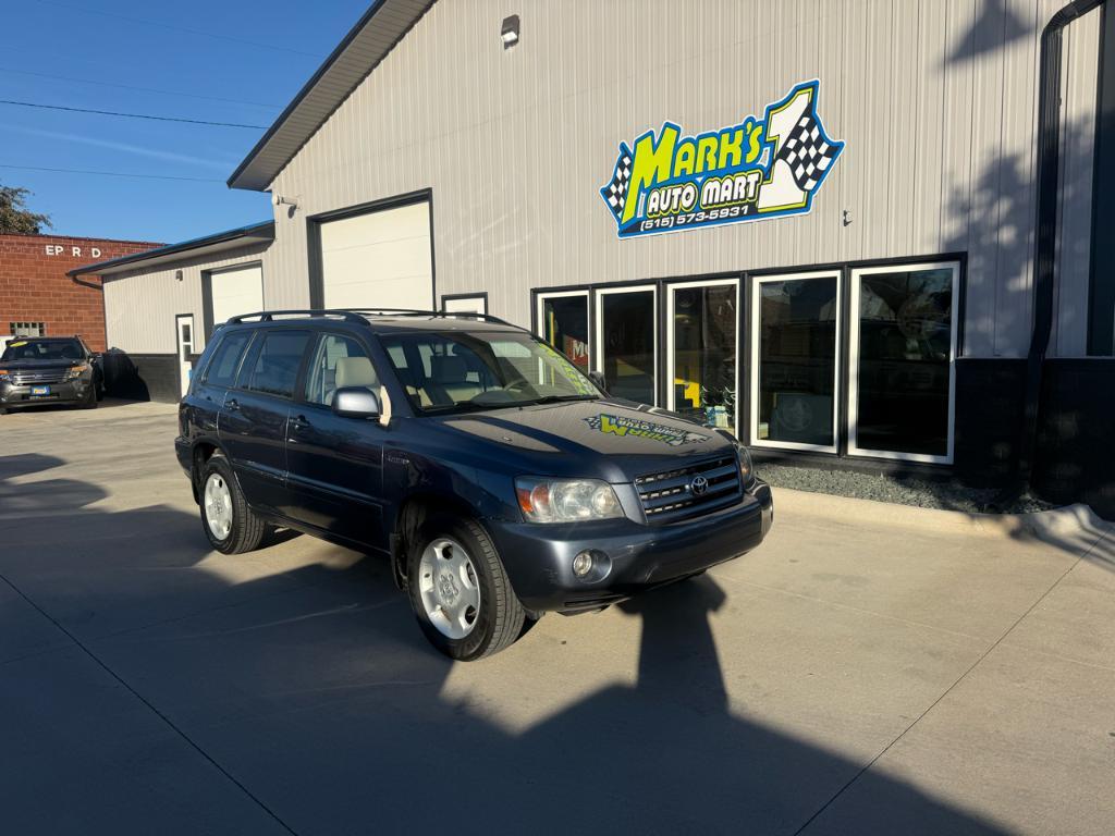 used 2005 Toyota Highlander car, priced at $6,900