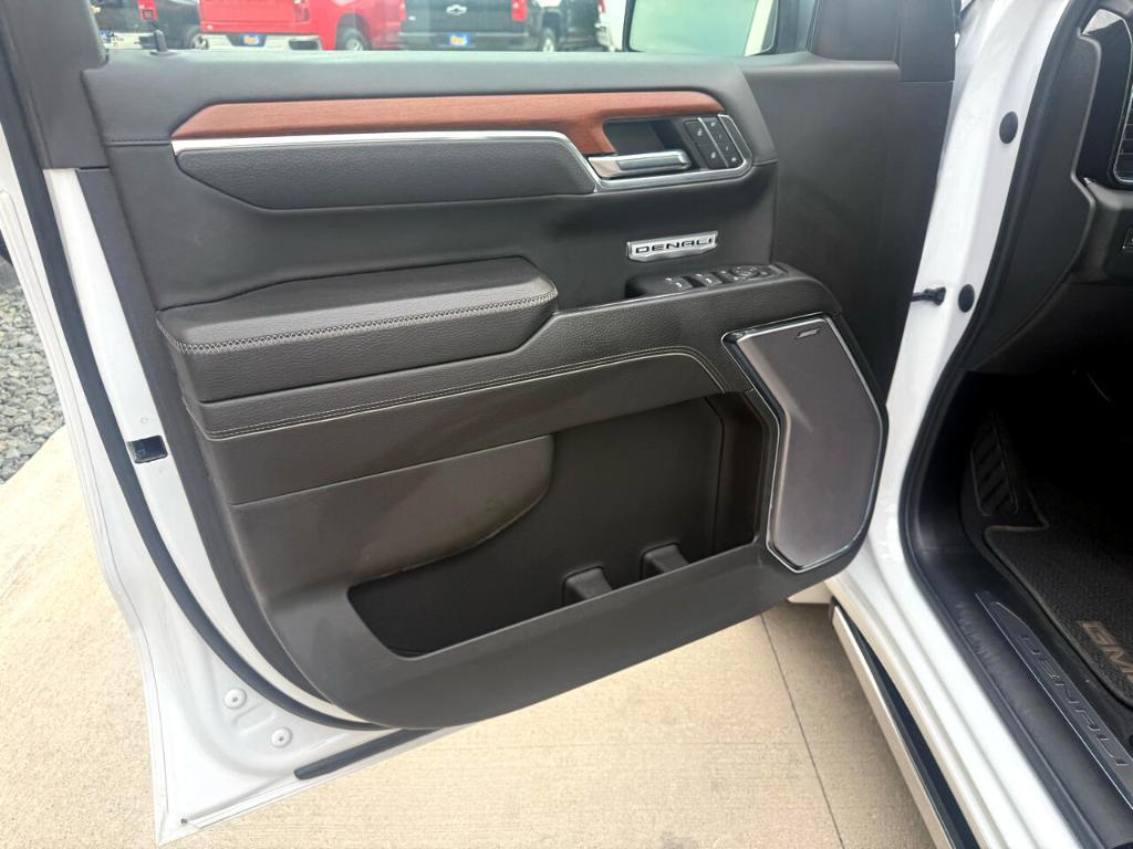 used 2023 GMC Sierra 1500 car, priced at $59,900