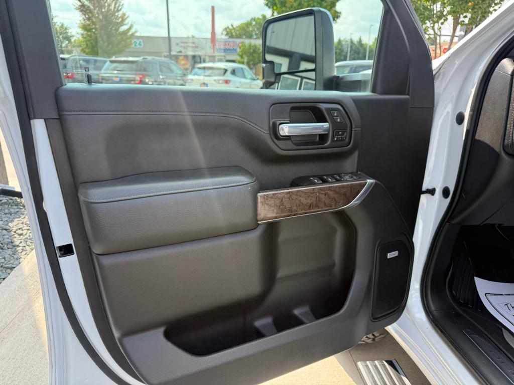 used 2022 GMC Sierra 2500 car, priced at $59,900