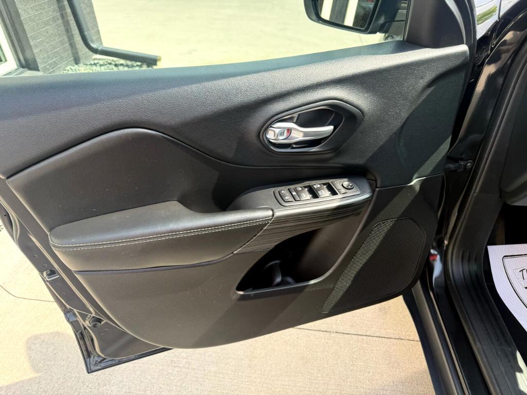 used 2015 Jeep Cherokee car, priced at $13,900