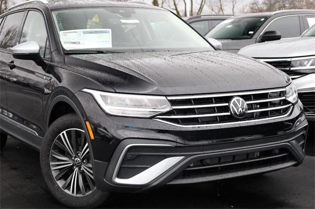 new 2024 Volkswagen Tiguan car, priced at $29,186