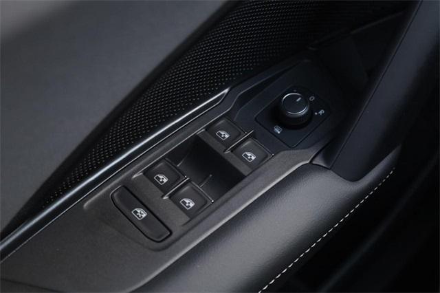 new 2025 Volkswagen Tiguan car, priced at $35,494