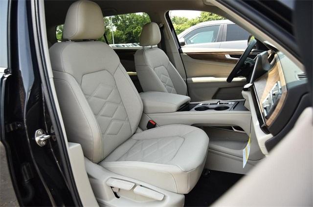new 2025 Volkswagen Atlas car, priced at $40,006