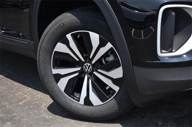 new 2025 Volkswagen Atlas car, priced at $40,006