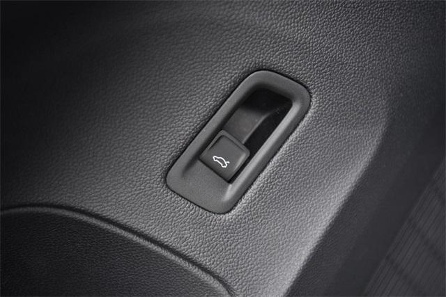 new 2025 Volkswagen Atlas car, priced at $52,348