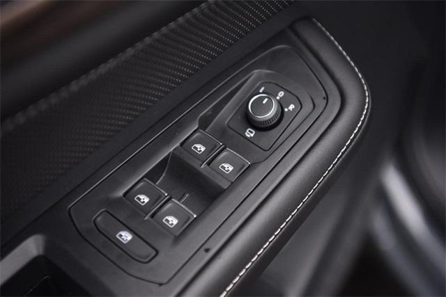 new 2025 Volkswagen Atlas car, priced at $52,348