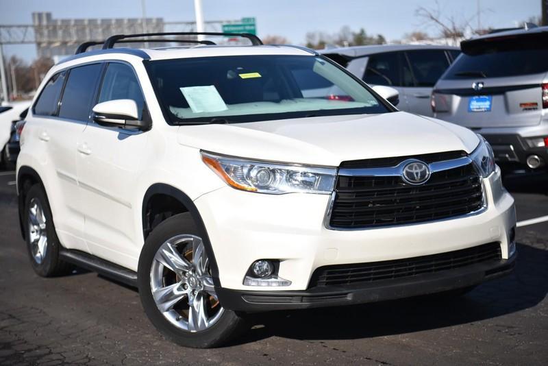 used 2014 Toyota Highlander car, priced at $16,995