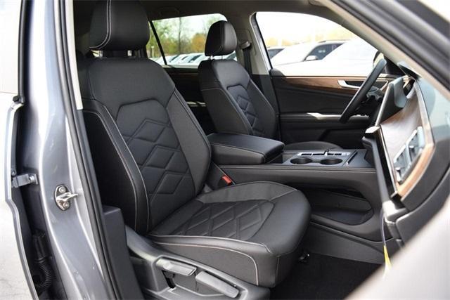 new 2025 Volkswagen Atlas car, priced at $38,506