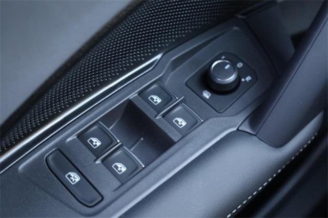 new 2025 Volkswagen Tiguan car, priced at $35,409