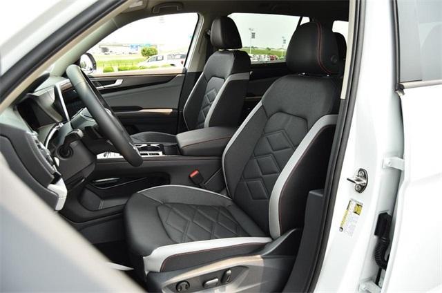 new 2025 Volkswagen Atlas car, priced at $47,396