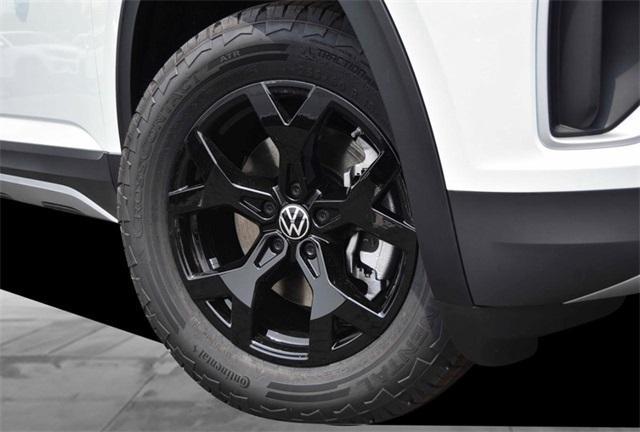 new 2025 Volkswagen Atlas car, priced at $47,396
