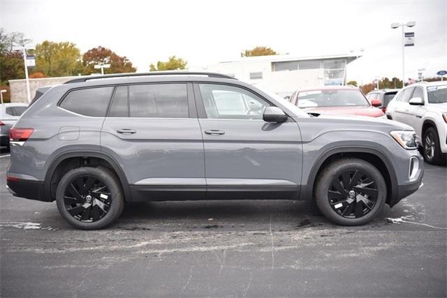 new 2025 Volkswagen Atlas car, priced at $45,073