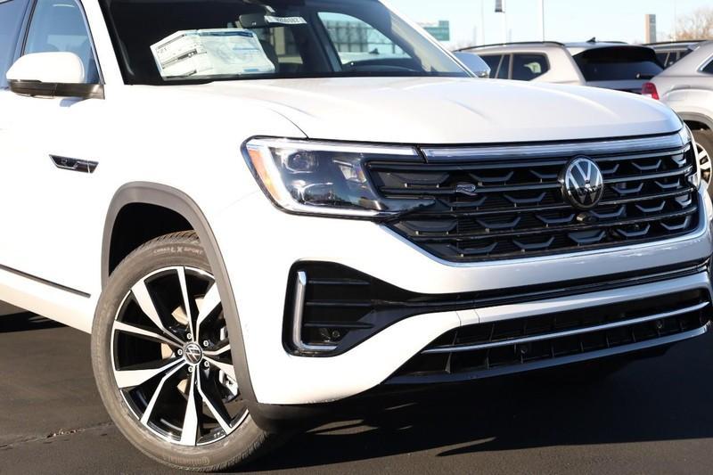 new 2025 Volkswagen Atlas car, priced at $52,312