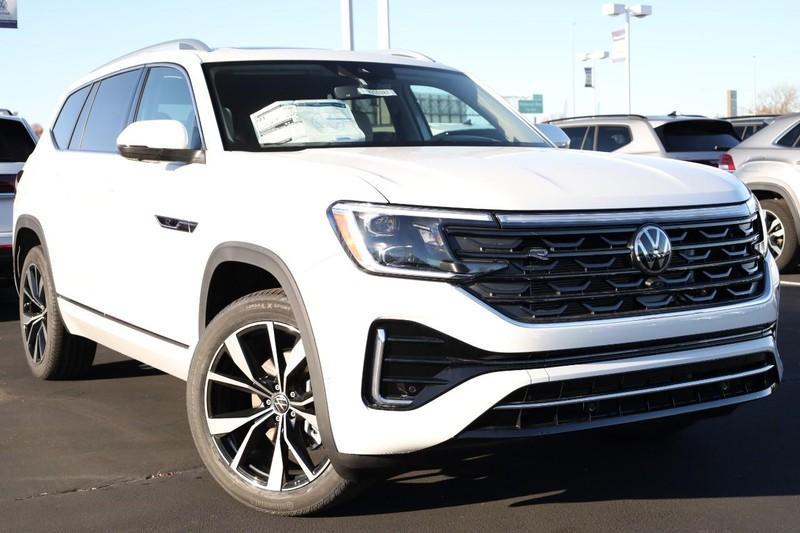 new 2025 Volkswagen Atlas car, priced at $52,312