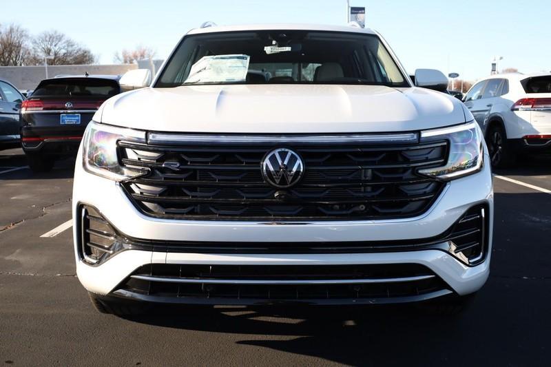 new 2025 Volkswagen Atlas car, priced at $52,312