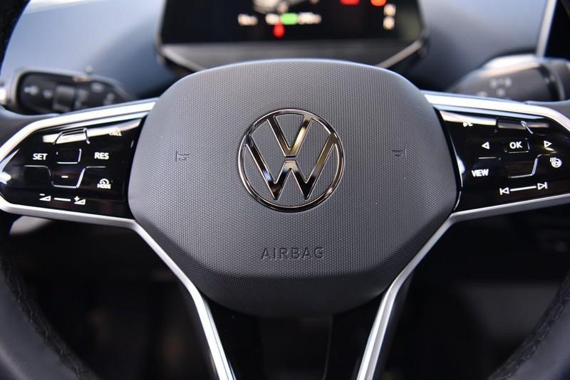 new 2025 Volkswagen ID.4 car, priced at $52,937