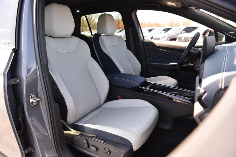new 2025 Volkswagen ID.4 car, priced at $52,937