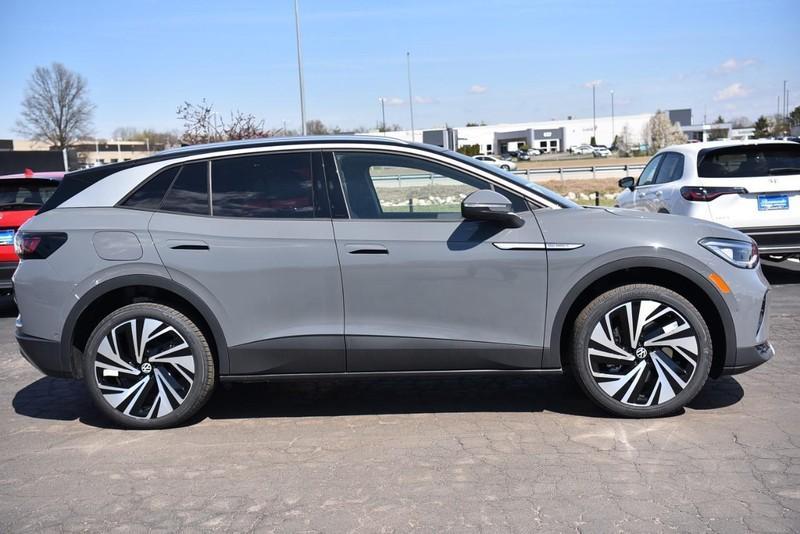 new 2025 Volkswagen ID.4 car, priced at $52,937