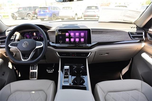 new 2025 Volkswagen Atlas car, priced at $52,132