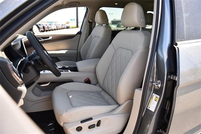 new 2025 Volkswagen Atlas car, priced at $52,132