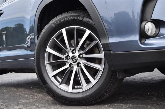 used 2018 Toyota Highlander car, priced at $19,995