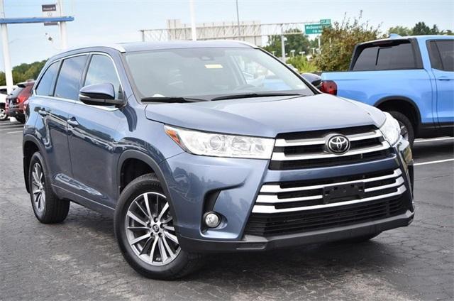 used 2018 Toyota Highlander car, priced at $19,995