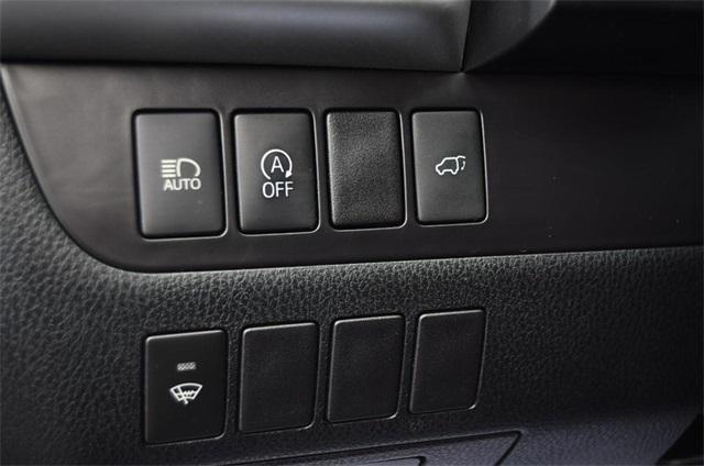 used 2018 Toyota Highlander car, priced at $19,995