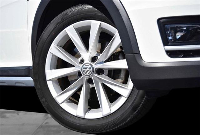 used 2019 Volkswagen Golf Alltrack car, priced at $15,555