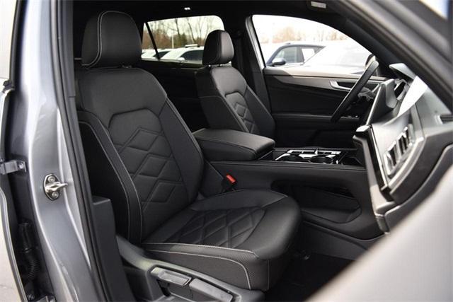 new 2025 Volkswagen Atlas Cross Sport car, priced at $42,853