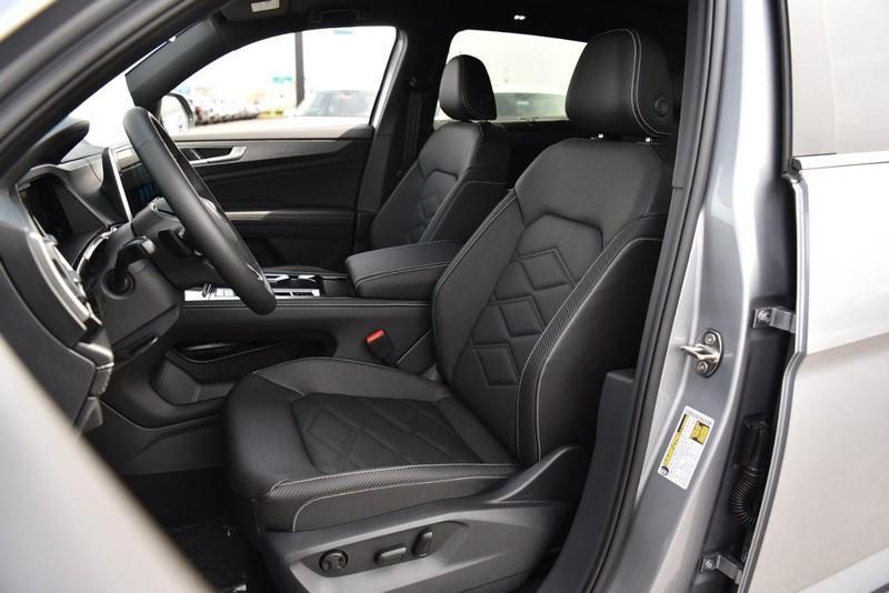 new 2025 Volkswagen Atlas Cross Sport car, priced at $43,603
