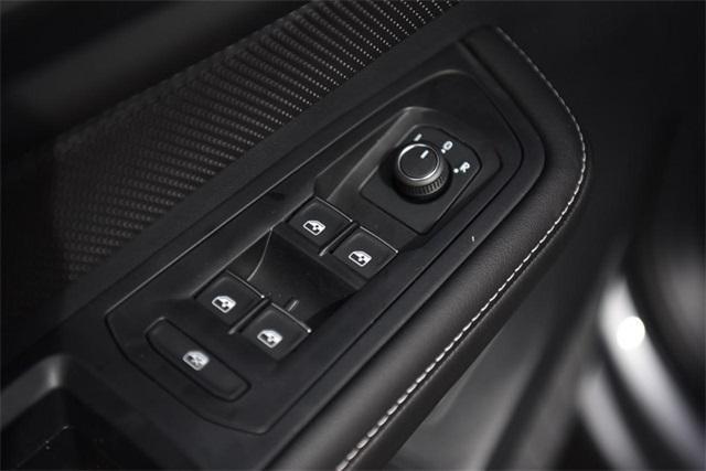 new 2025 Volkswagen Atlas Cross Sport car, priced at $42,853