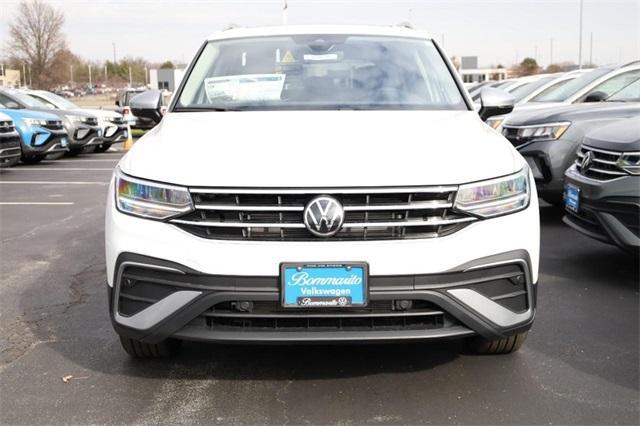 new 2024 Volkswagen Tiguan car, priced at $30,615