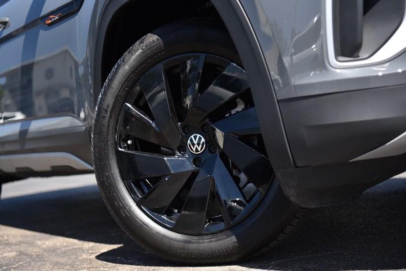 used 2024 Volkswagen Atlas car, priced at $40,995