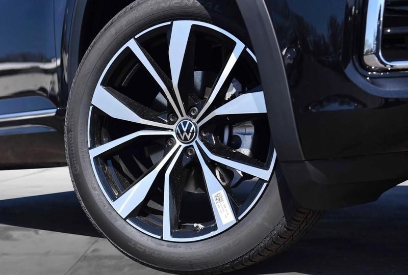 new 2025 Volkswagen Atlas Cross Sport car, priced at $50,935