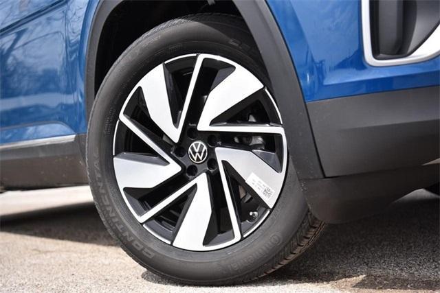 new 2025 Volkswagen Atlas car, priced at $46,670