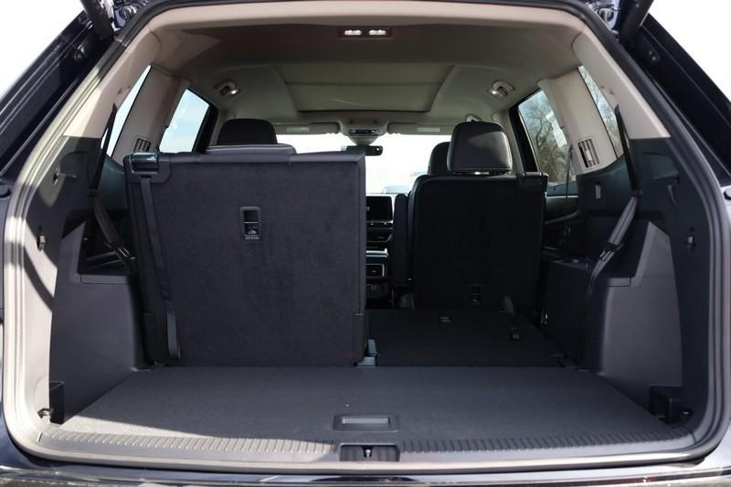 new 2025 Volkswagen Atlas car, priced at $44,061