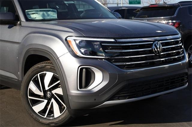 new 2025 Volkswagen Atlas car, priced at $45,073