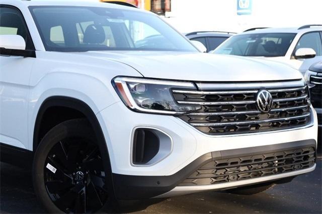 new 2025 Volkswagen Atlas car, priced at $45,073