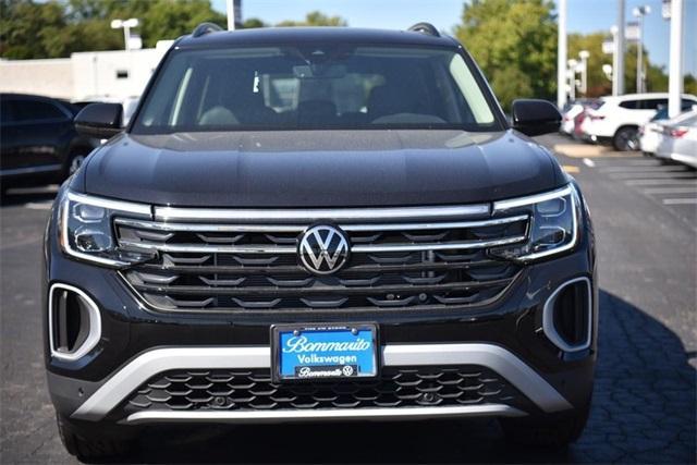 new 2024 Volkswagen Atlas car, priced at $40,500