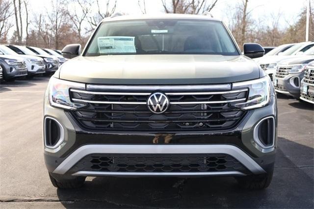 new 2025 Volkswagen Atlas car, priced at $45,404