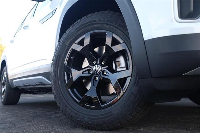 new 2026 Volkswagen Atlas car, priced at $49,710