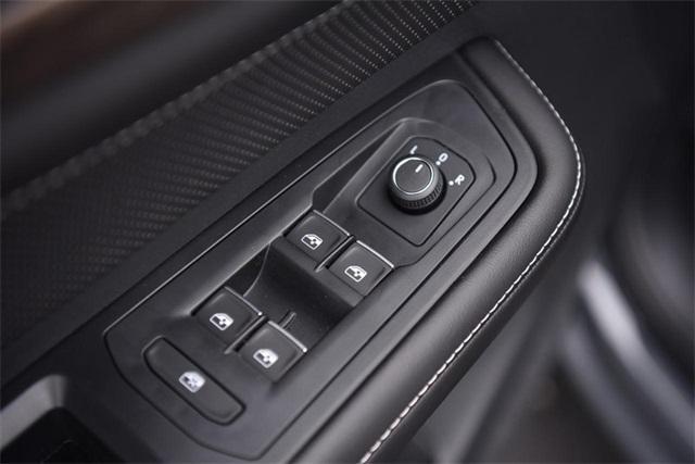 new 2025 Volkswagen Atlas car, priced at $47,646