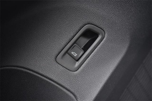 new 2025 Volkswagen Atlas car, priced at $47,646