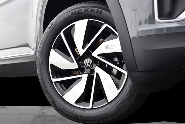 new 2025 Volkswagen Atlas car, priced at $47,646