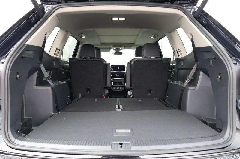 new 2025 Volkswagen Atlas car, priced at $43,600