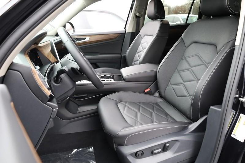 new 2025 Volkswagen Atlas car, priced at $43,600
