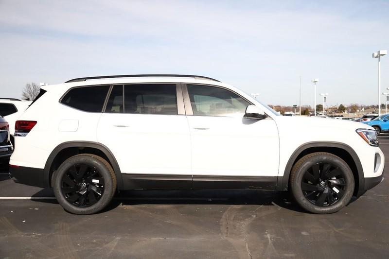 new 2025 Volkswagen Atlas car, priced at $44,573